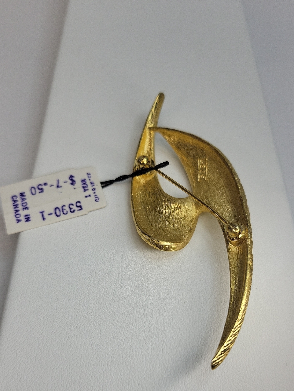 D'Orlan Brushed Gold Sculptural Leaf Brooch - Picture 3 of 3